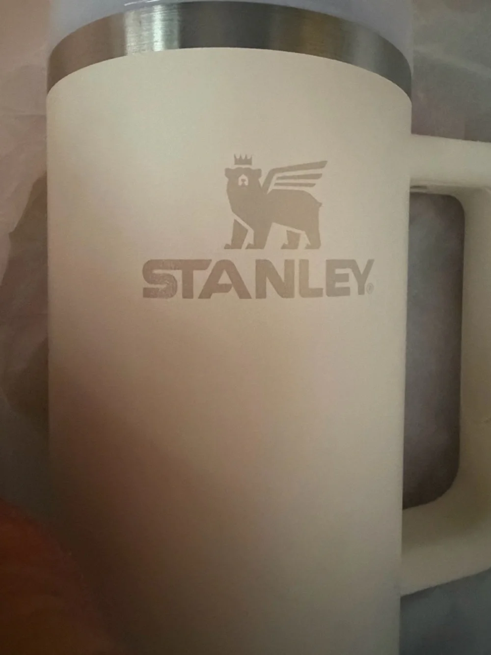New, without box. Stanley Cream Insulated Quencher Tumbler with Handle - Picture 3 of 4